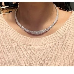 Heirloom cocker necklace silver toned